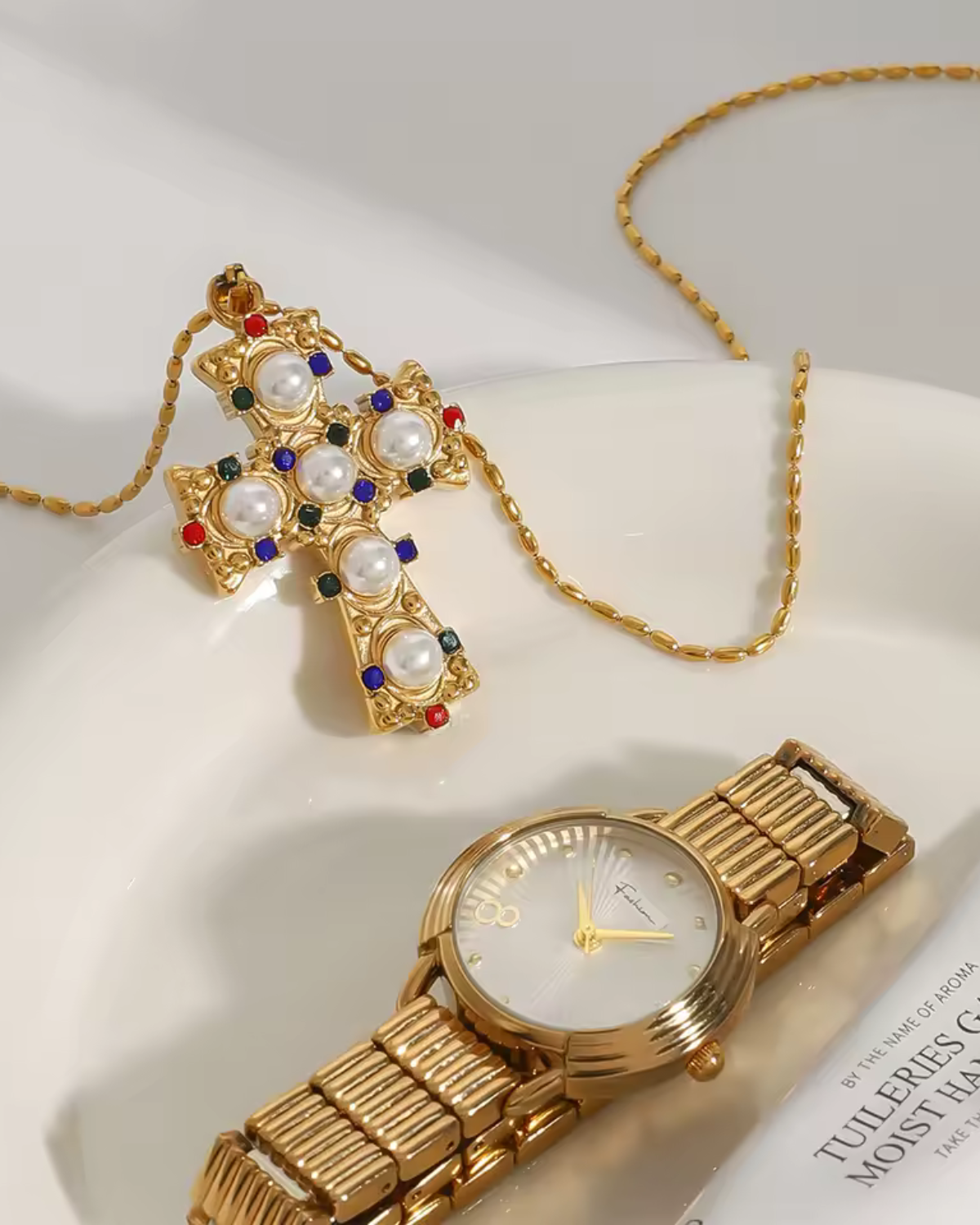 Lover of Helius Pearl Cross Neckalce